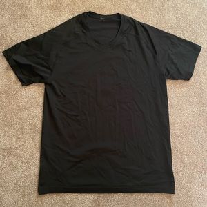 Men's Large Lululemon Metal Vent Black V-Neck Short Sleeve Shirt